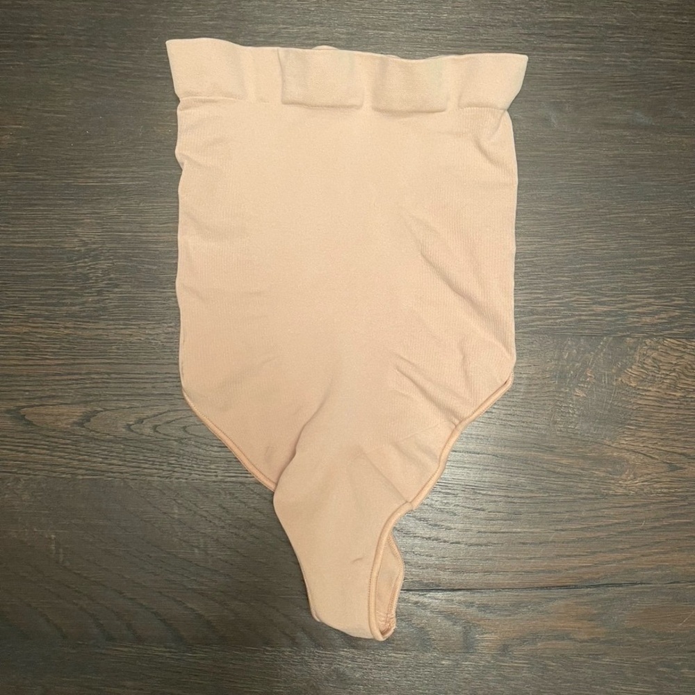 NWOT Skims Core Control High Waisted Thong XXS/XS - Picture 2 of 5